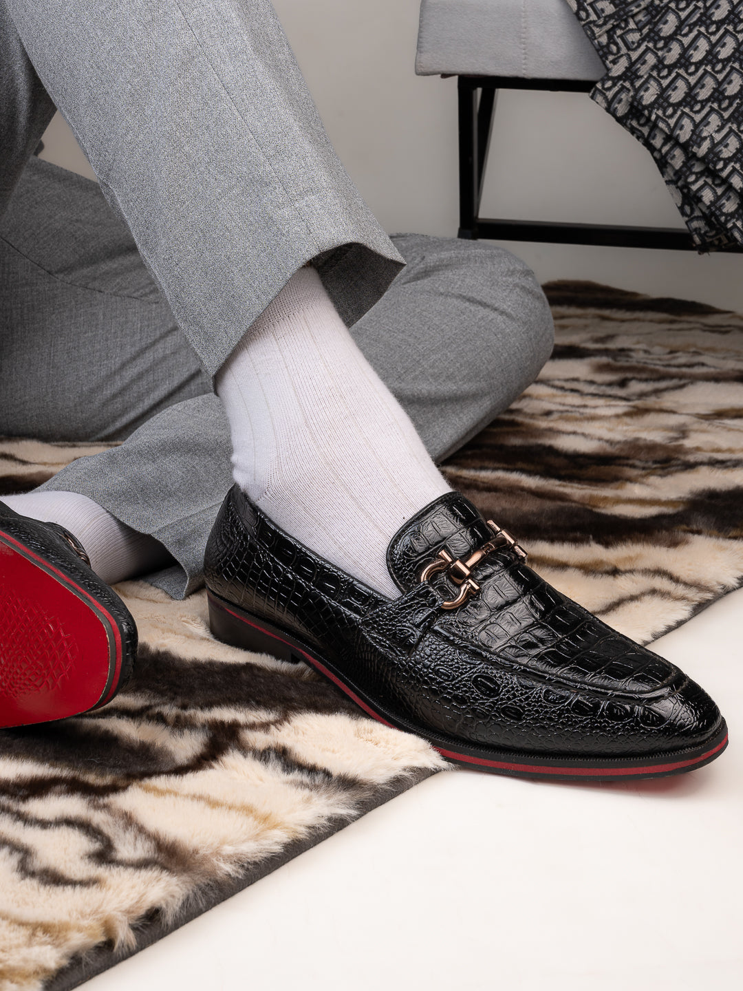 Men's Handcrafted Textured Loafers with Cuban Heels