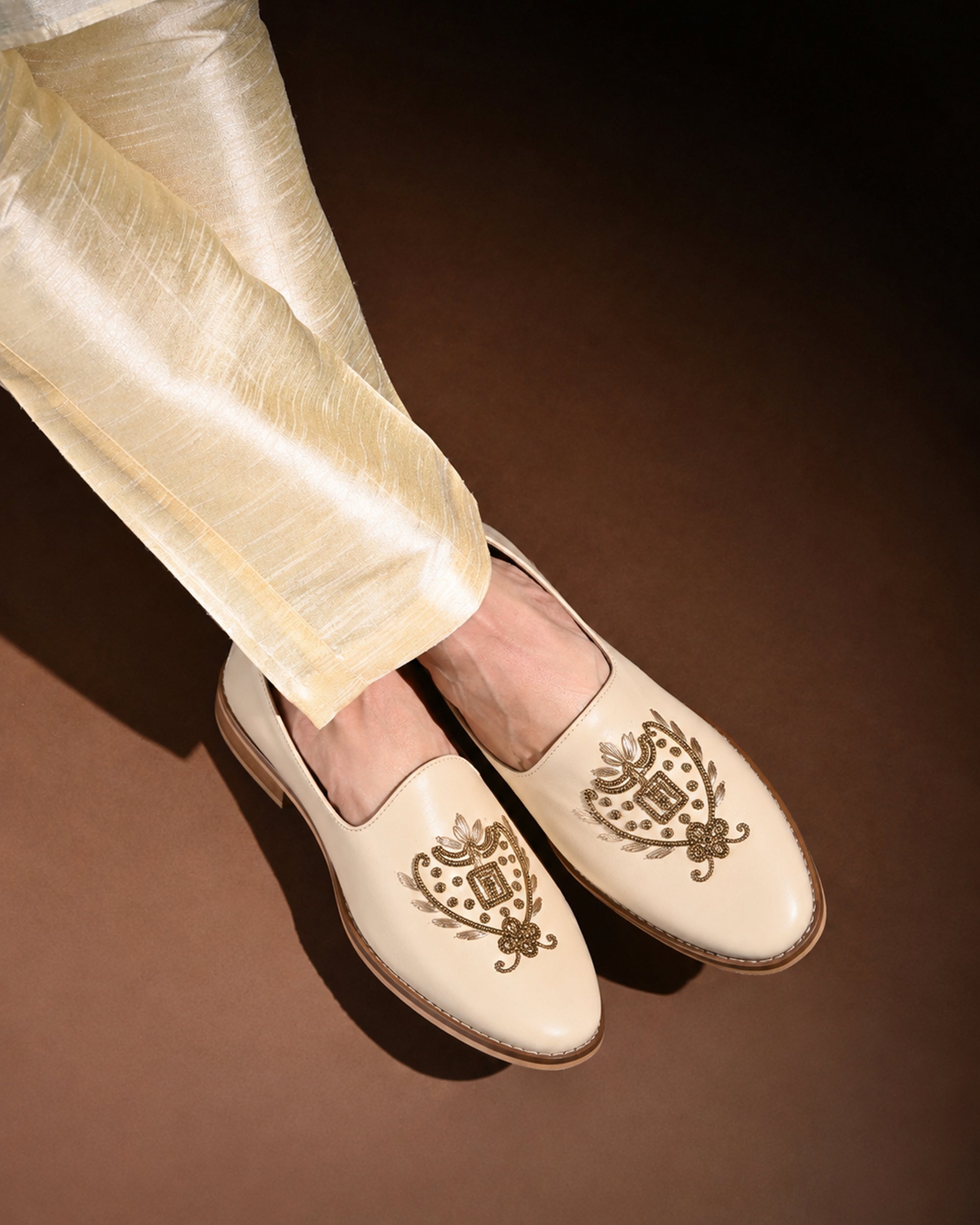 FRANKROMELLO Men Textured Mojaris